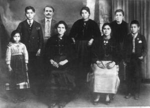 931353_517151734988514_1188062718_n